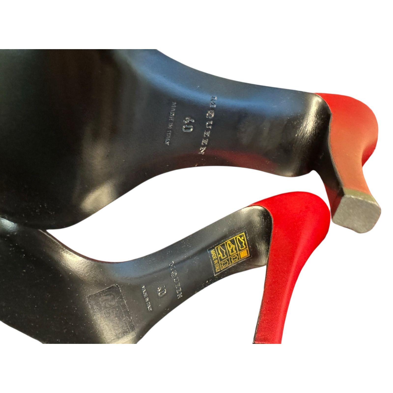 Alexander McQueen Alexander McQueen Drape Lace Pointed Toe Pump Crimson Sz 40 Size US 10 / IT 40 - 7 Thumbnail