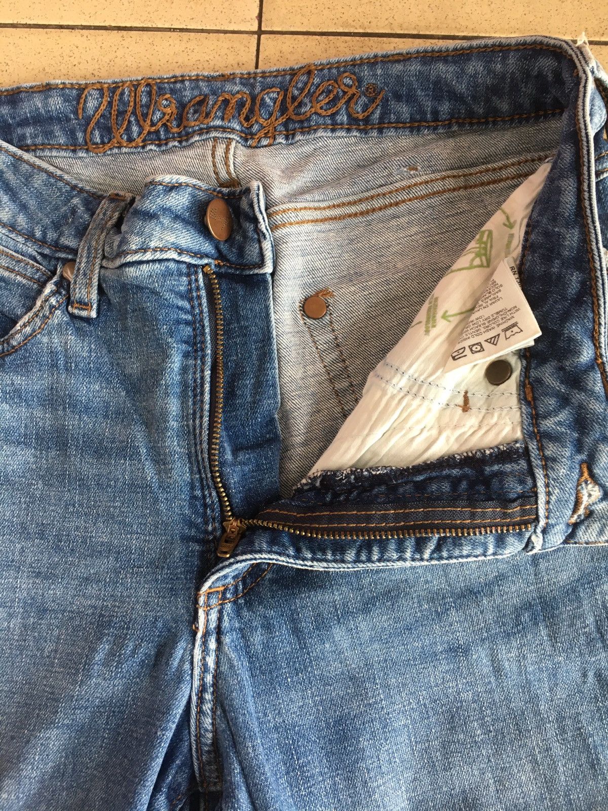 Wrangler Wranglers high rise flare Size 29" - 2 Thumbnail