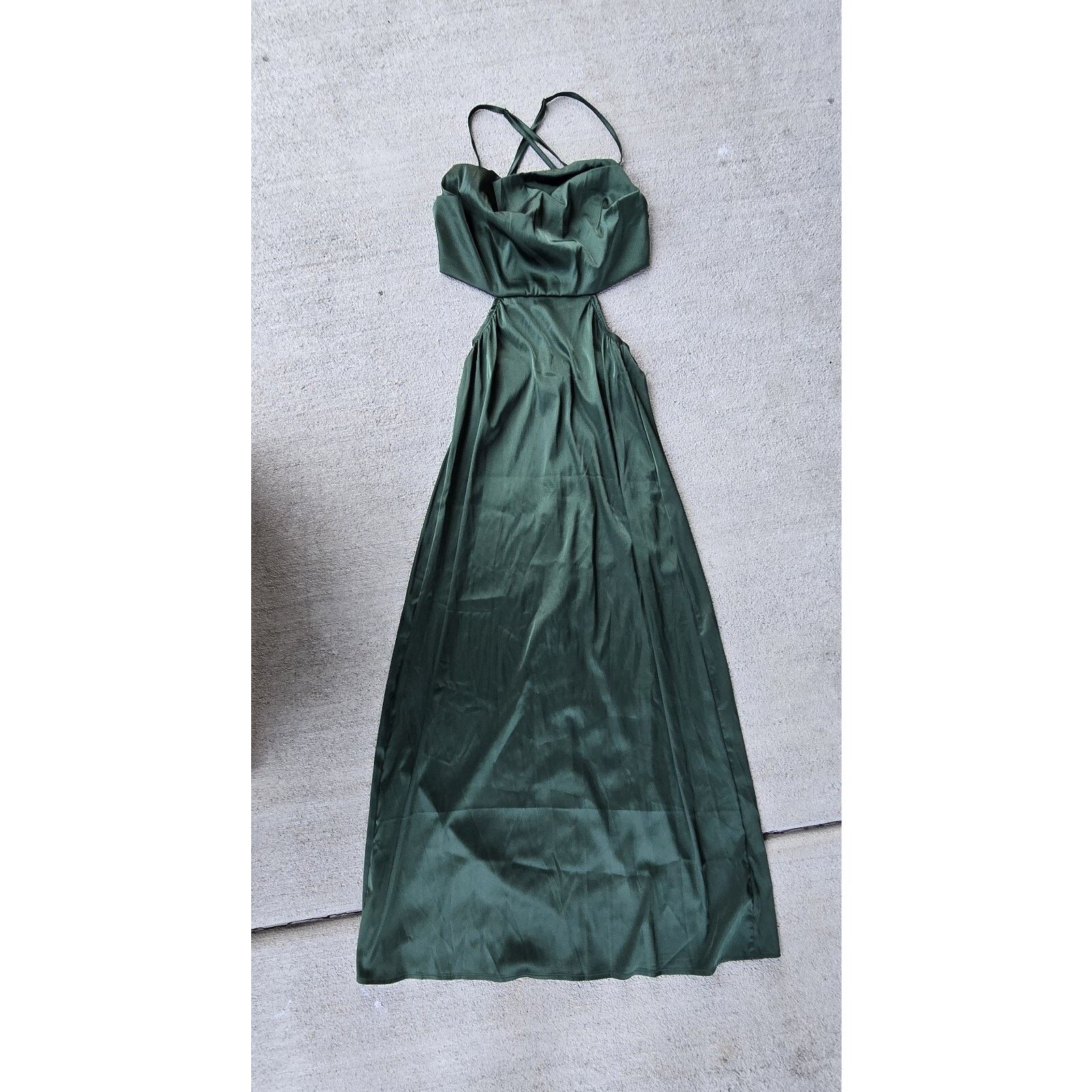 Shein SHEIN BAE Cutout Low Back Green Satin Bodycon Dress XS 2-4 Size XS / US 0-2 / IT 36-38 - 4 Thumbnail