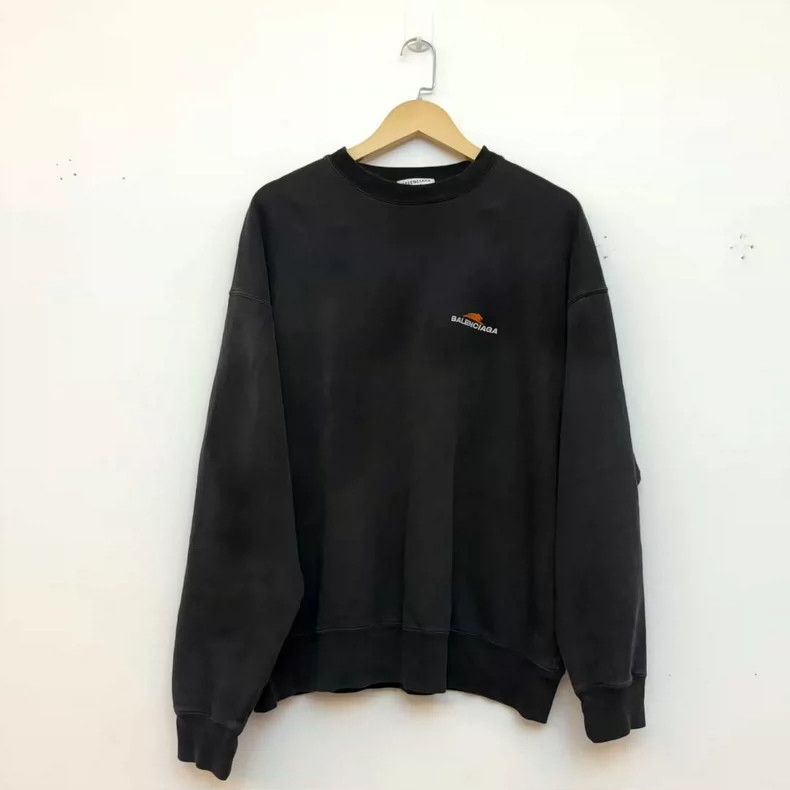 Balenciaga Balenciaga Year of the Tiger Printed Crew Neck Sweatshirt Size US S / EU 44-46 / 1 - 1 Thumbnail