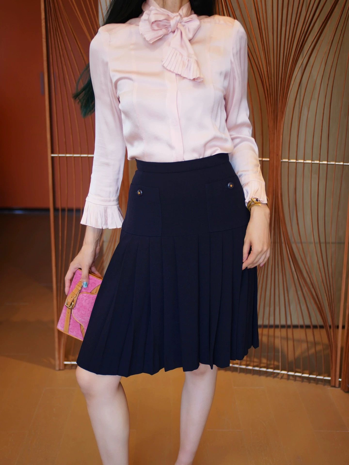 Chanel Chanel Vintage Navy Blue Wool Pleated Skirt Size M Size 27" / US 4 / IT 40 - 8 Thumbnail