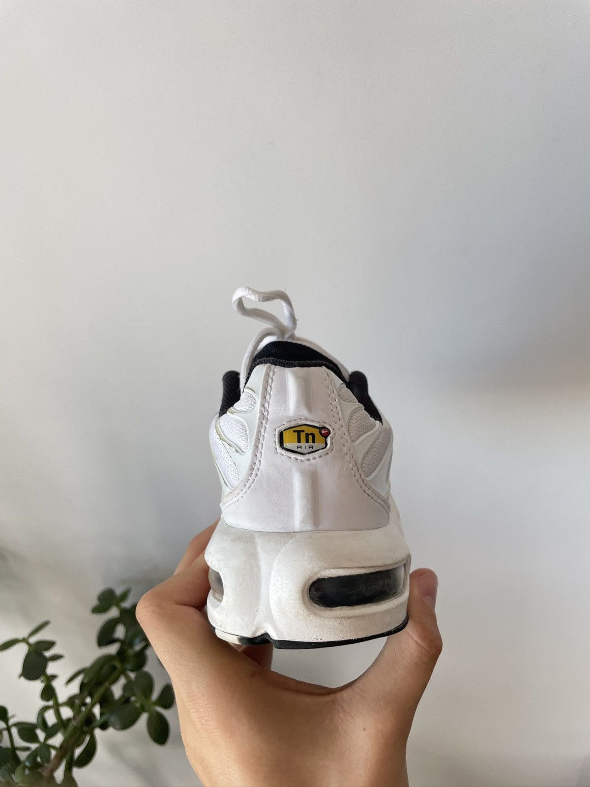 Nike Air Max Plus TN SE White Size US 5 / EU 37 - 6 Thumbnail