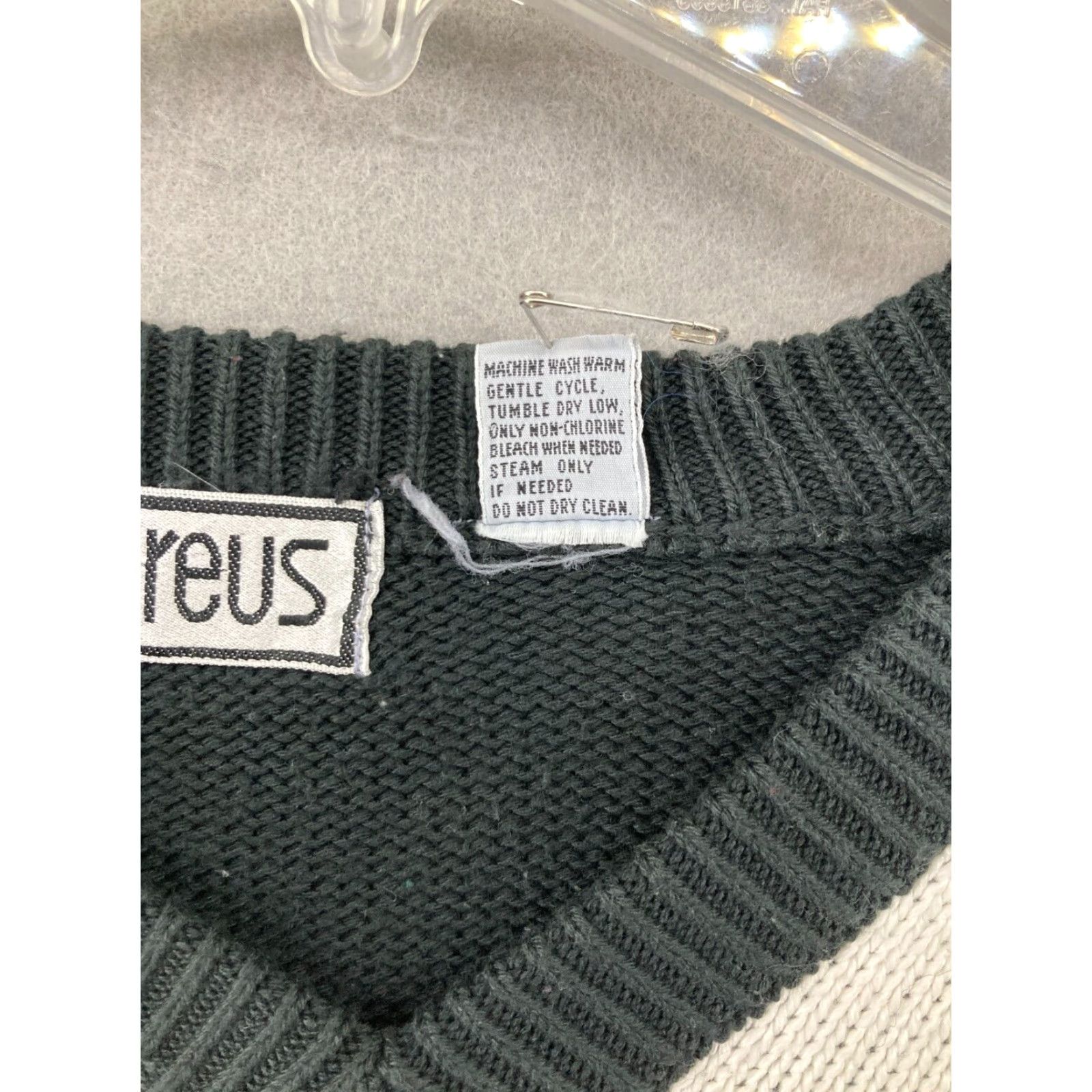 Vintage VINTAGE Mens Large Sweater Pullover Striped Geometric V-Neck Knit 90s Size US L / EU 52-54 / 3 - 6 Thumbnail