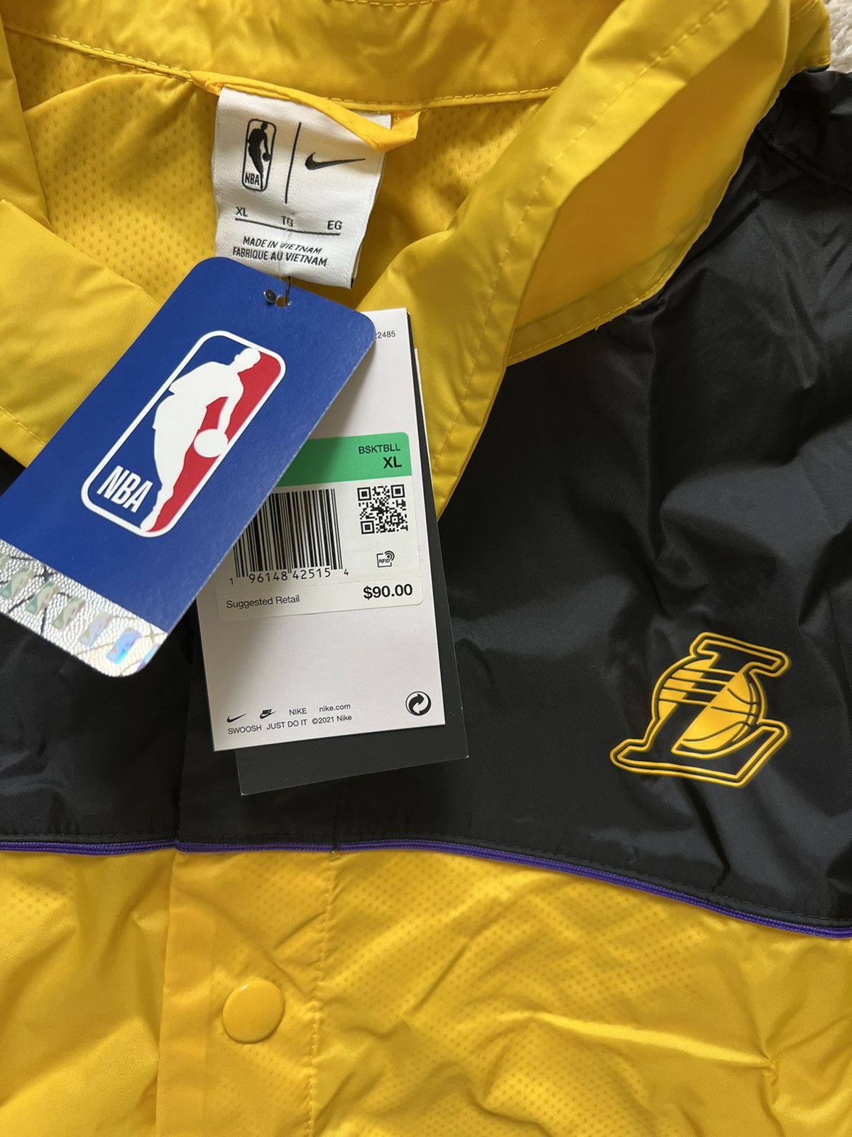 Nike Nike Los Angeles Lakers Courtside Loose Fit Black Jacket Size US XL / EU 56 / 4 - 8 Thumbnail