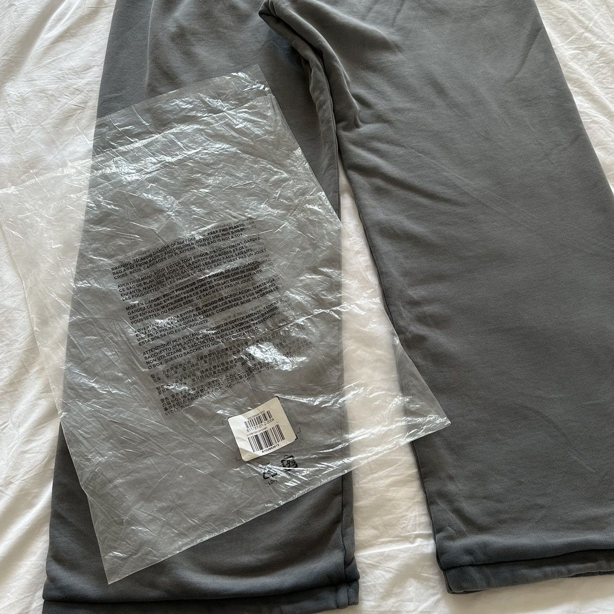 Balenciaga × Gap × Kanye West Yeezy Gap by Balenciaga sweatpants Size US 34 / EU 50 - 8 Thumbnail