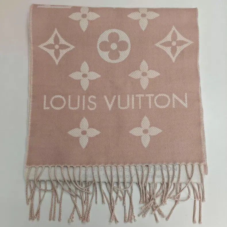 Louis Vuitton Louis Vuitton ESSENTIAL Pink Wool Scarf Size ONE SIZE - 1 Thumbnail