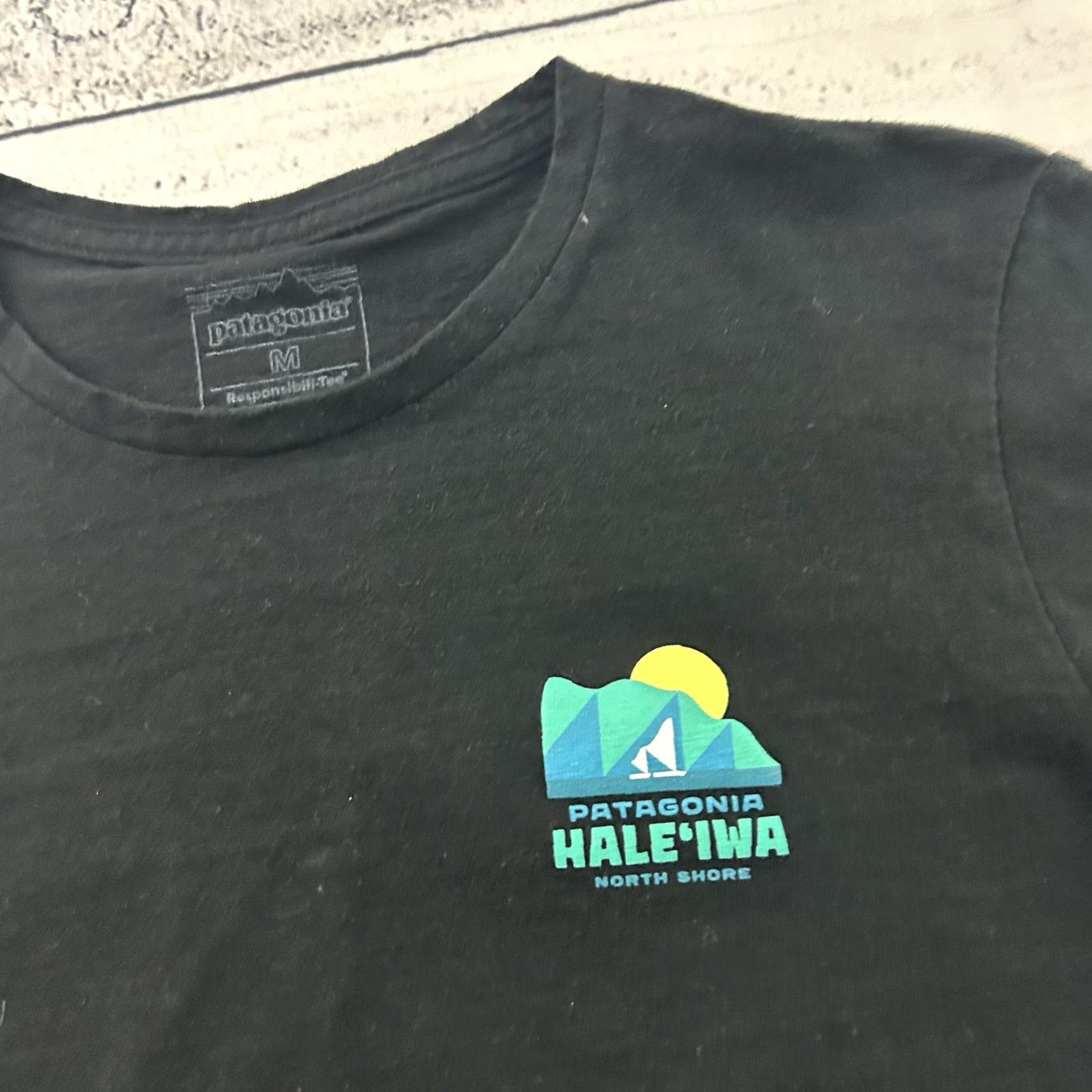 Patagonia Patagonia Shirt T-Shirt Women's Medium Black Hale'Iwa North Shore Hawaii Short Sleeve Size M / US 6-8 / IT 42-44 - 2 Thumbnail