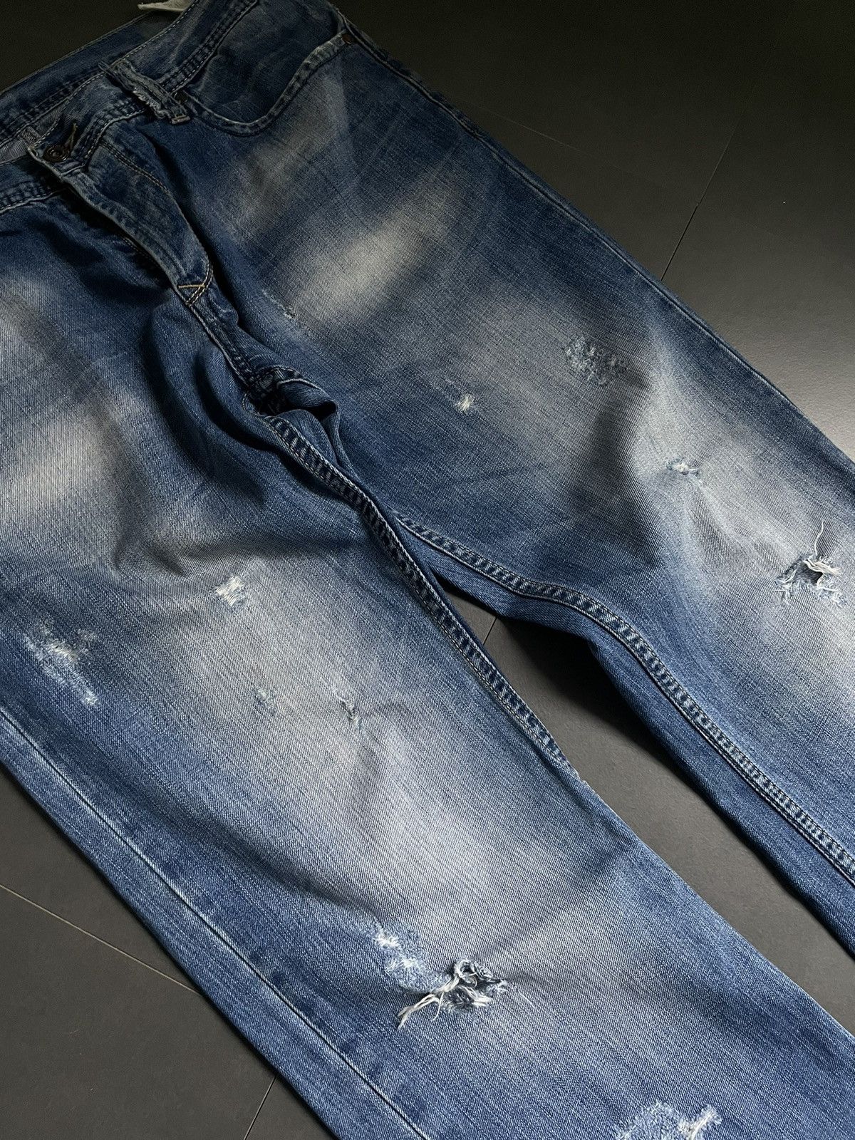 Diesel Vintage Diesel industry Distressed Washed Jeans Size US 34 / EU 50 - 3 Thumbnail