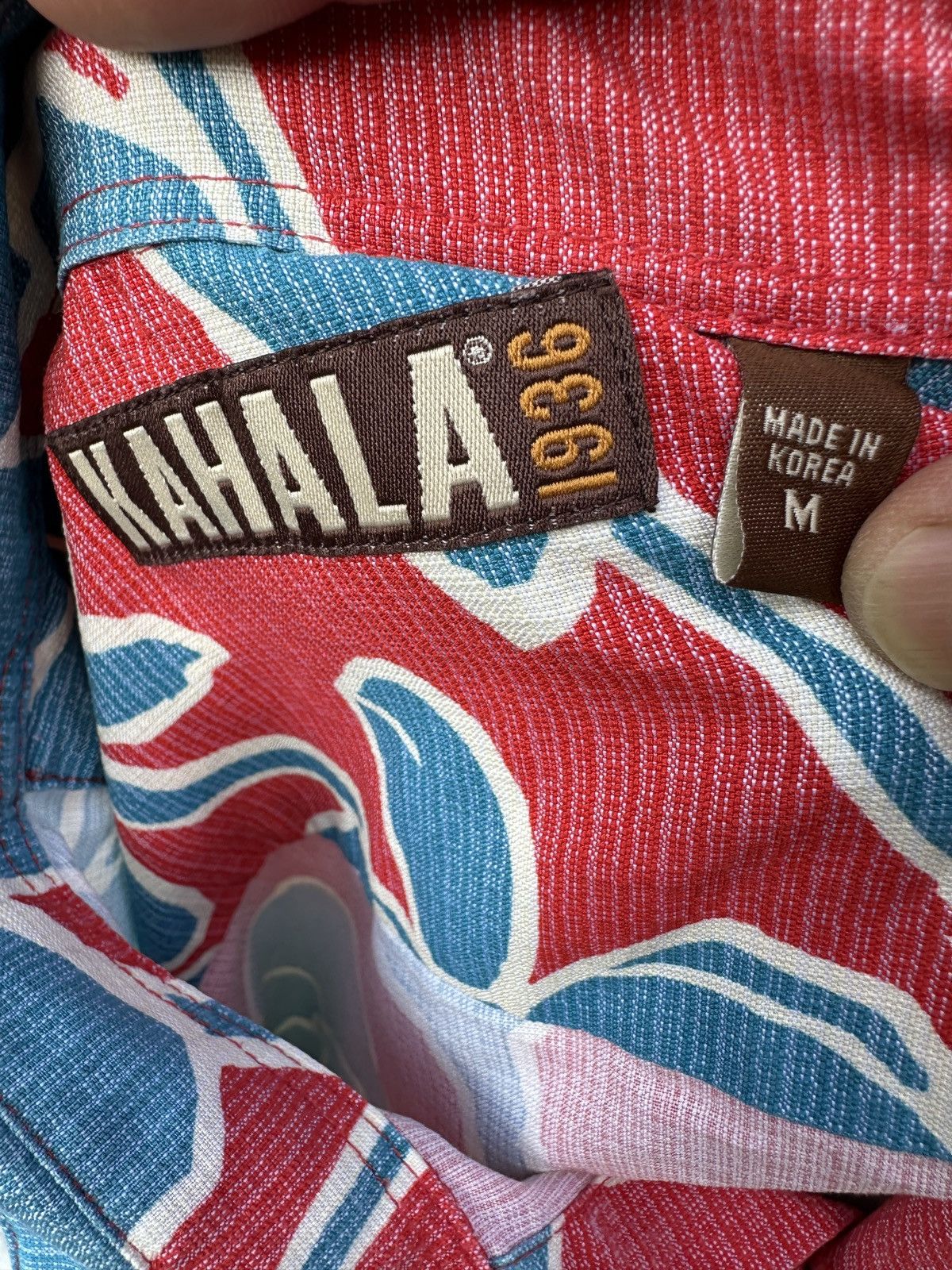 Other Kahala Red/Blue Hawaiian Print Full Button Men's Medium Size US M / EU 48-50 / 2 - 4 Thumbnail
