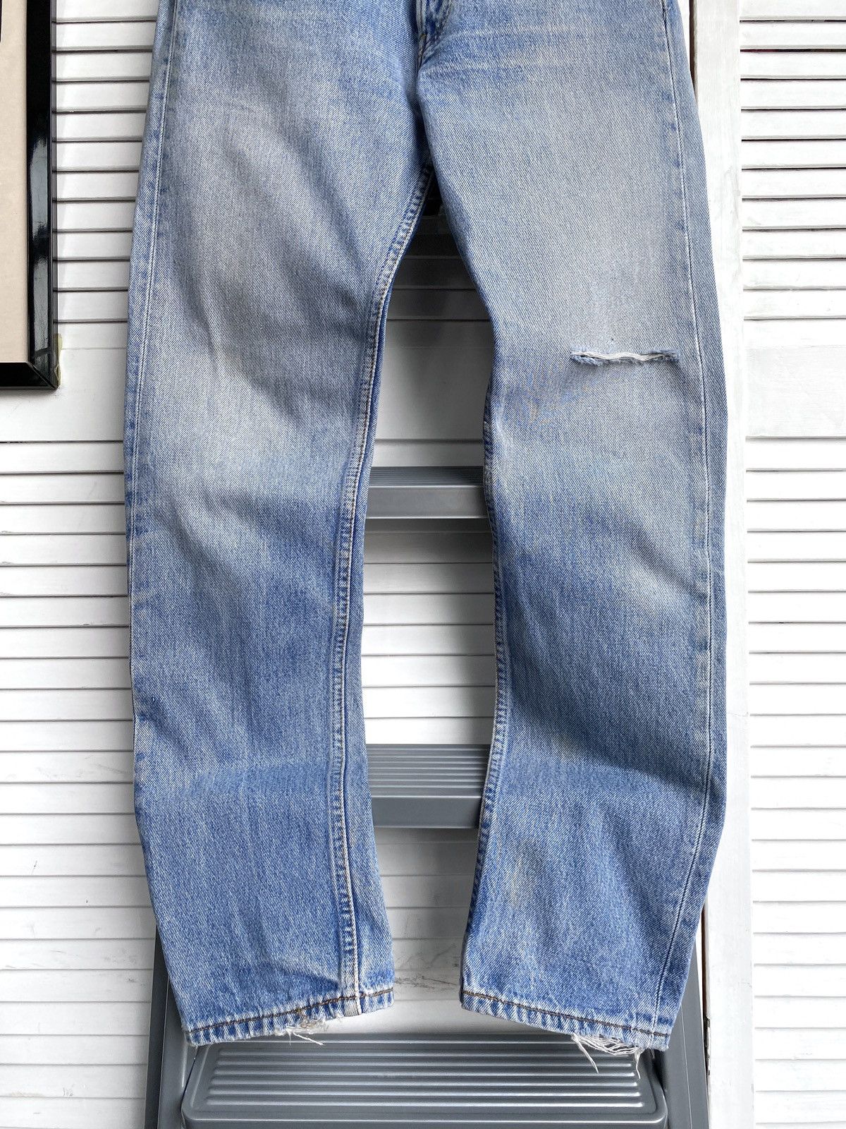 Levi's Vintage Levis 501 Light Wash Blue Denim Slim Jeans Pants USA Size US 29 - 3 Thumbnail