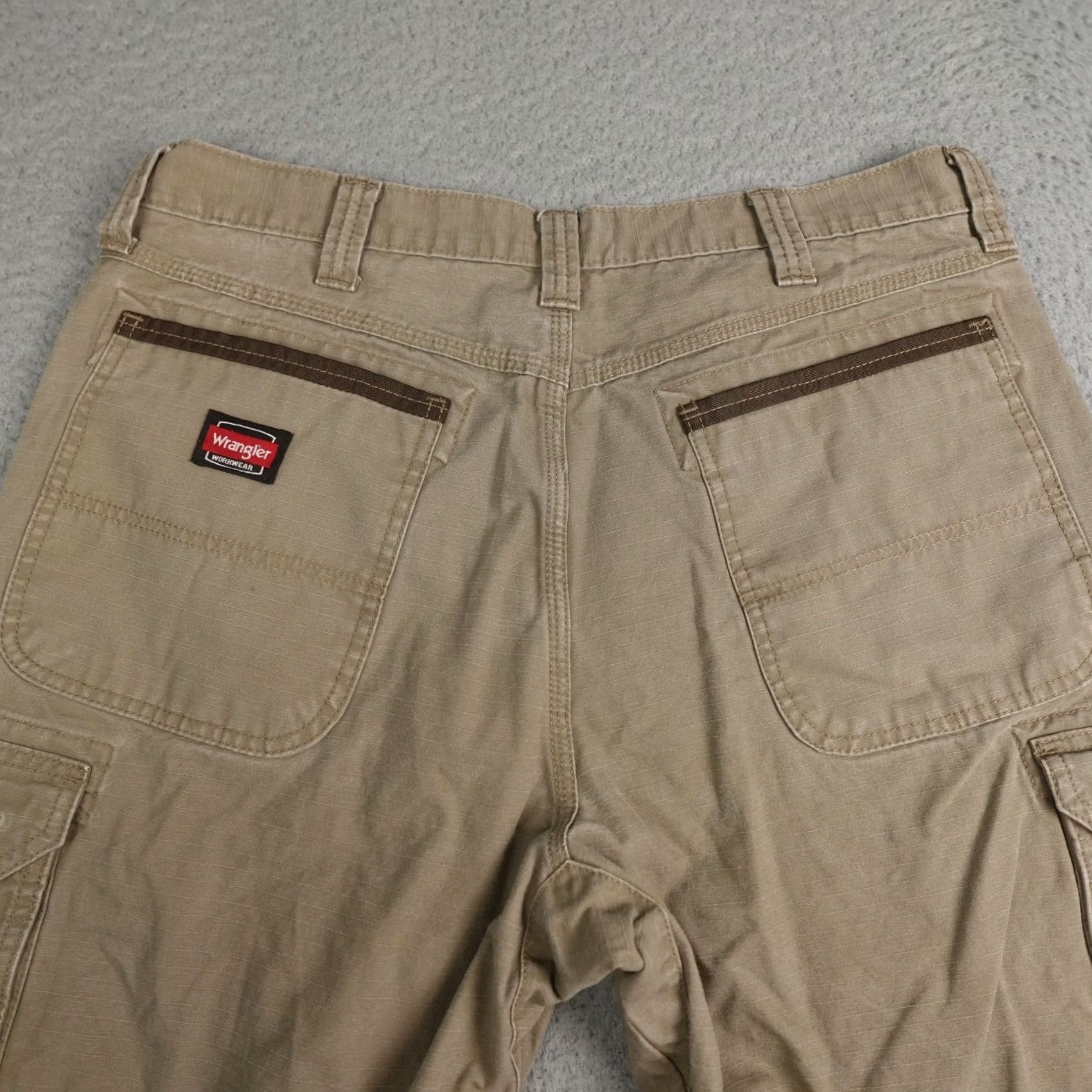 Wrangler Wrangler Cargo Shorts Mens 34 Beige Workwear Pockets Khaki Size US 34 / EU 50 - 7 Thumbnail
