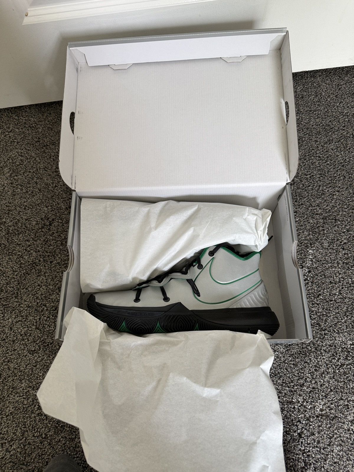 Nike NIKE KYRIE 5 | TACO, REFLECTIVE SILVER, SIZE 8.5, NEW IN BOX Size US 8.5 / EU 41-42 - 8 Thumbnail
