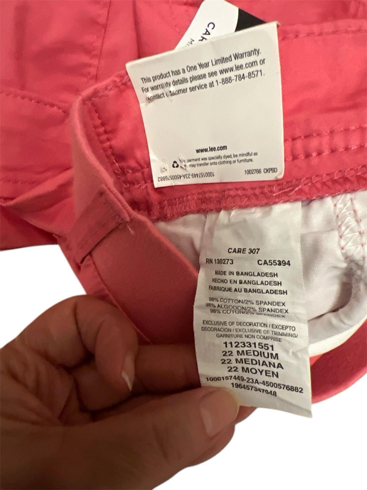 Lee Lee Cargo Shorts Women’s Size 22 Pink Mid Rise Size 42" / US 20 - 5 Thumbnail