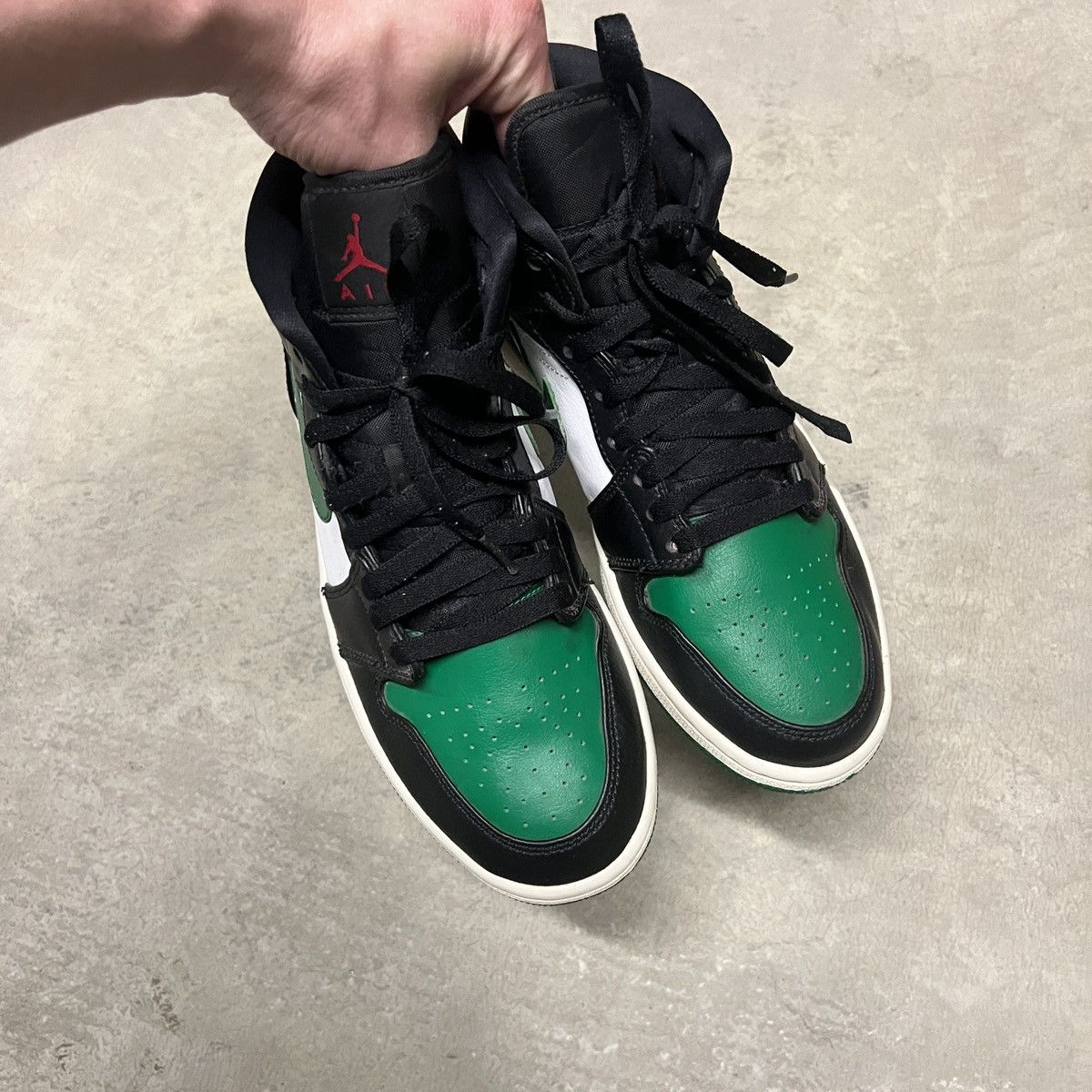 Nike Nike Air Jordan 1 Mid Size US 8 / EU 41 - 5 Thumbnail