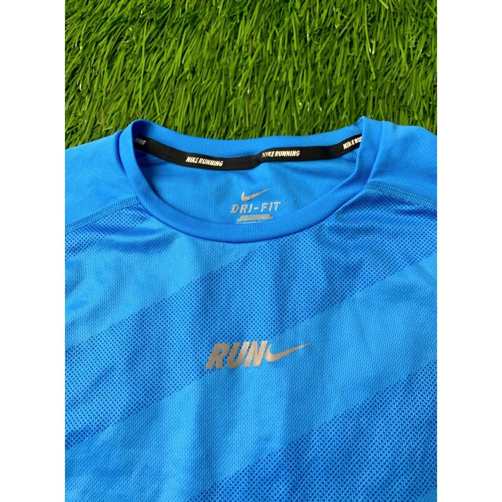 Nike Nike Running Dri-Fit Shirt Men M Blue 2011 Jersey Short Sleeve Training Shirt Nike Dri-Fit 2011 Running Mens Shirt Size US M / EU 48-50 / 2 - 3 Thumbnail
