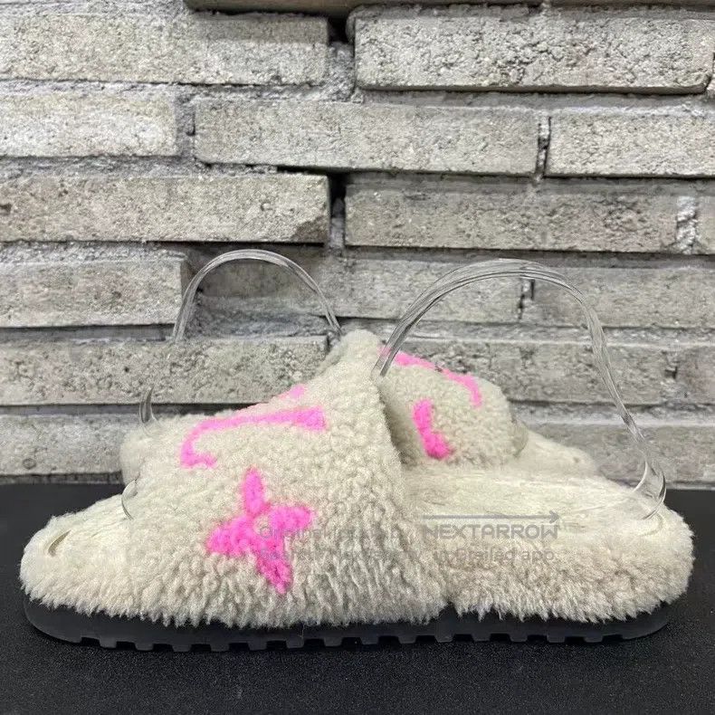 Louis Vuitton Louis Vuitton Pink presbyopic teddy slippers Size US 6 / EU 39 - 5 Thumbnail