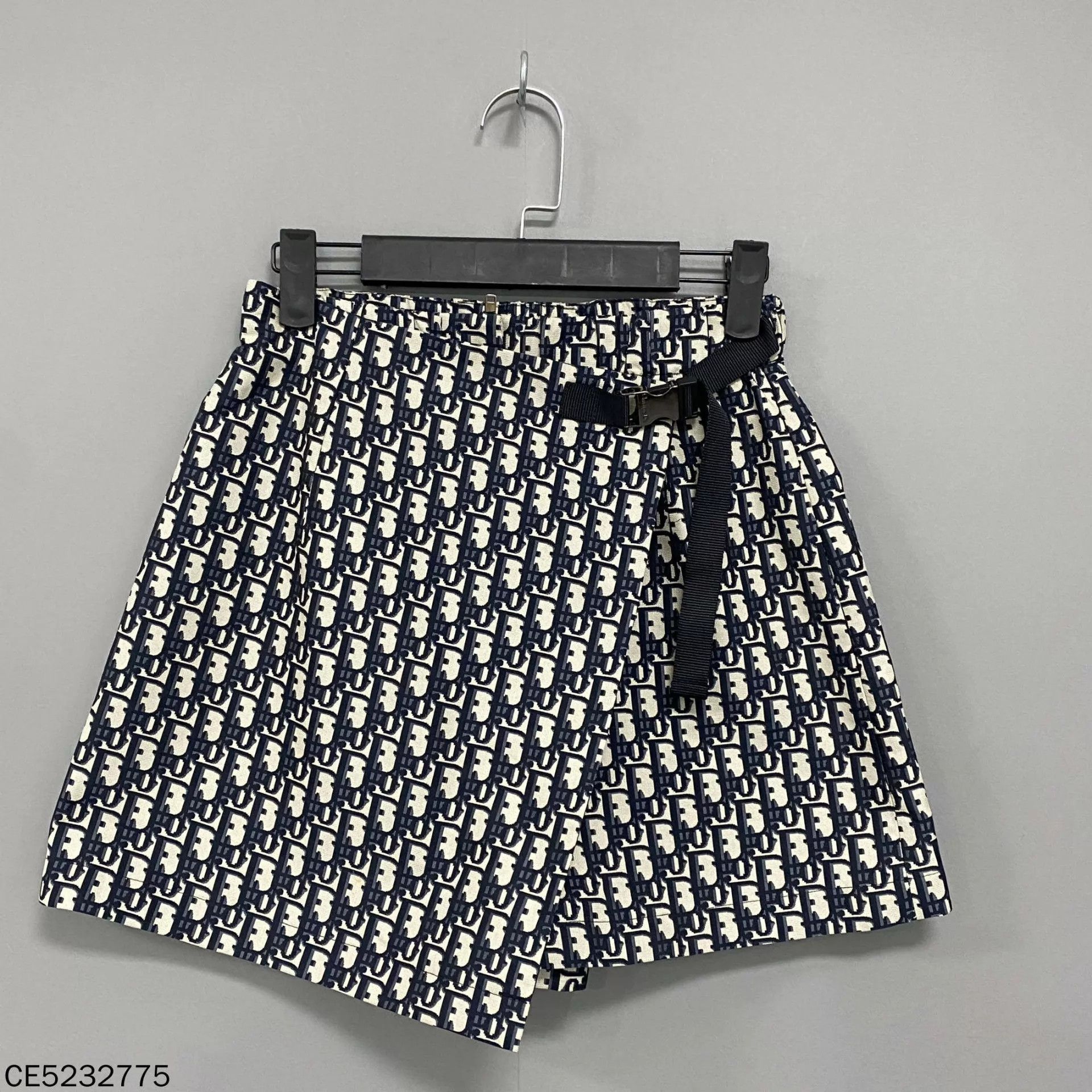 Dior Dior Oblique All-Over Short Women's 34 Size 25" / US 0 / IT 36 - 1 Thumbnail