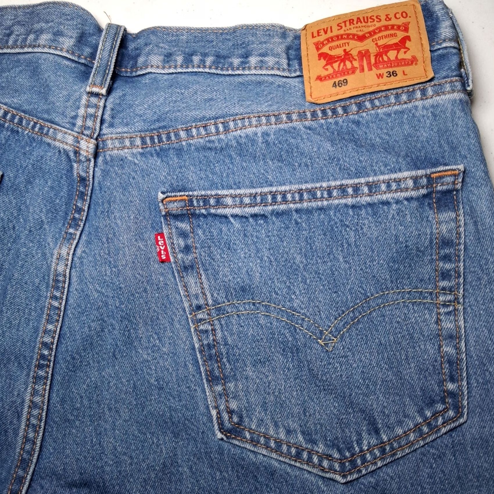 Levi's Levi's Jean Shorts Men 36 Medium Wash Blue Denim Jorts 5-Pocket 11" Inseam 13" Rise Casual Regular Shirt? Size US 36 / EU 52 - 6 Thumbnail