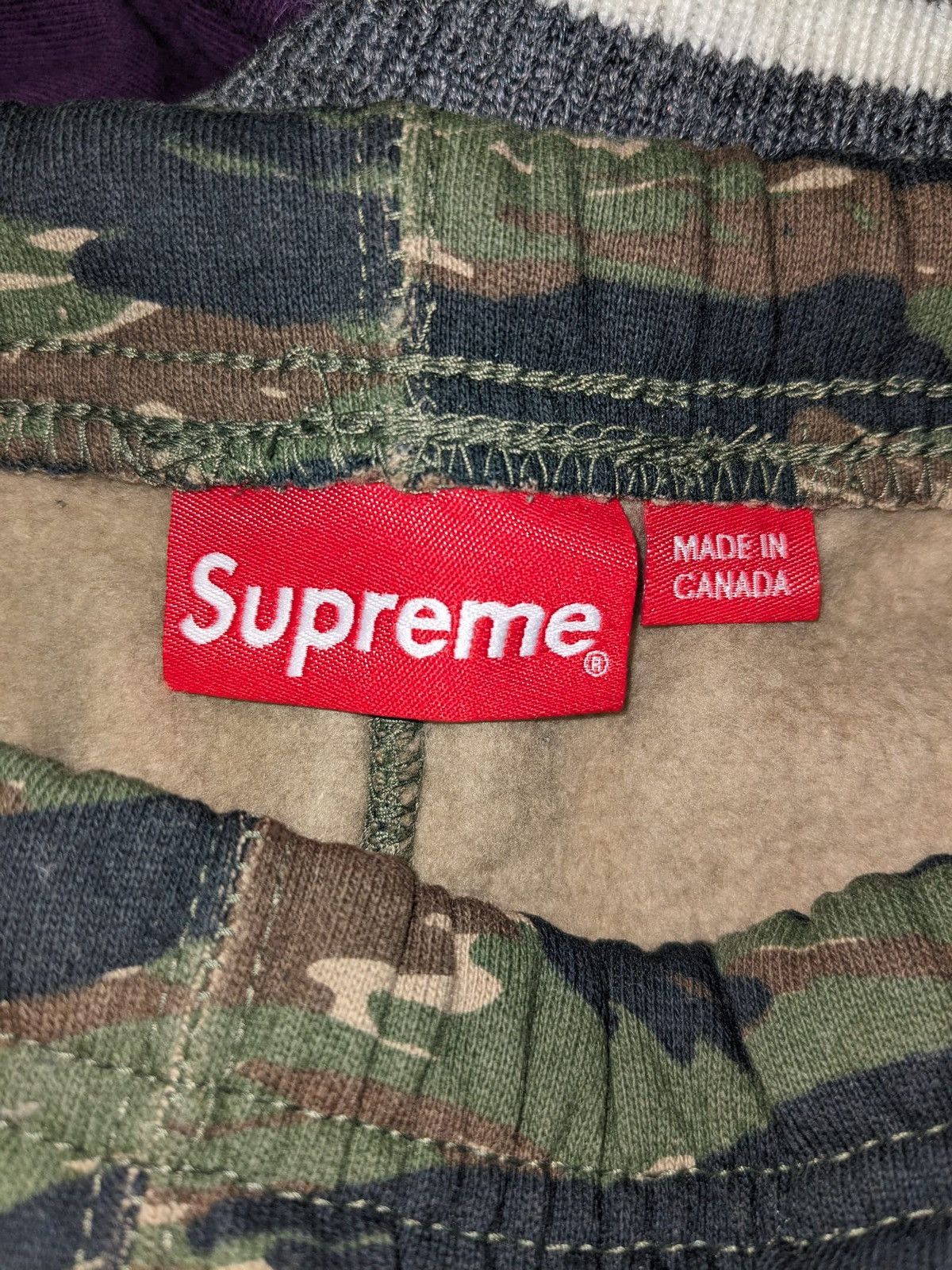 Supreme SS21 SUPREME SMALL BOX LOGO SWEATPANT SWEATPANTS TIGER CAMO Size US 30 / EU 46 - 5 Thumbnail