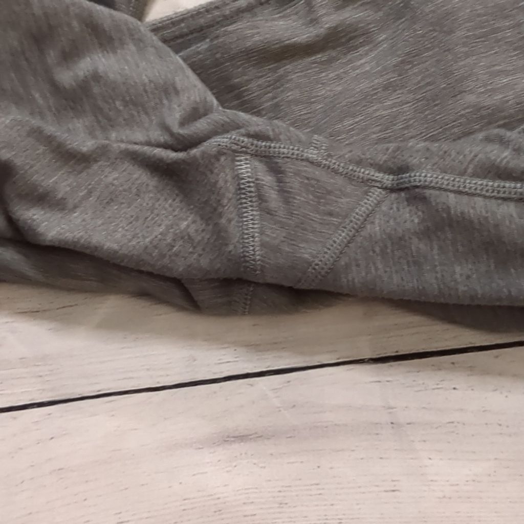 Lululemon Lululemon gray cropped leggings size 4 Size 27" / US 4 / IT 40 - 5 Thumbnail