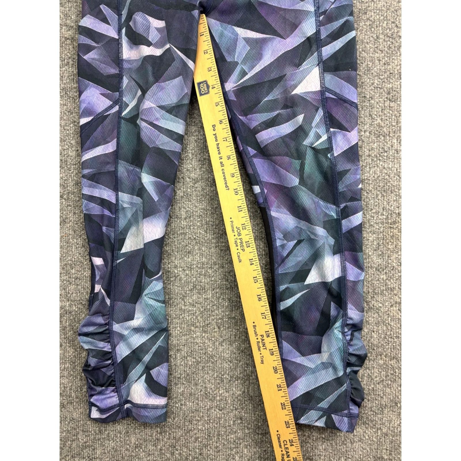 Lululemon Lululemon Leggings Womens 6 Purple Geometric Crop Zip Pocket Yoga Gym Workout Size 28" / US 6 / IT 42 - 4 Thumbnail