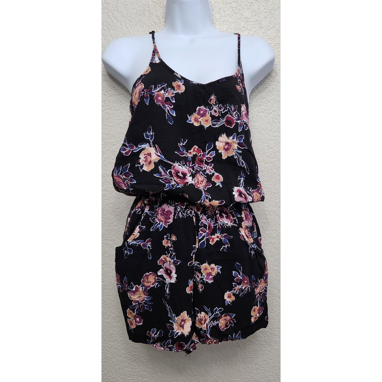 Other Pink Rose Black Pink Floral Spaghetti Straps Romper Small Size 34" / US 12 / IT 48 - 1 Thumbnail
