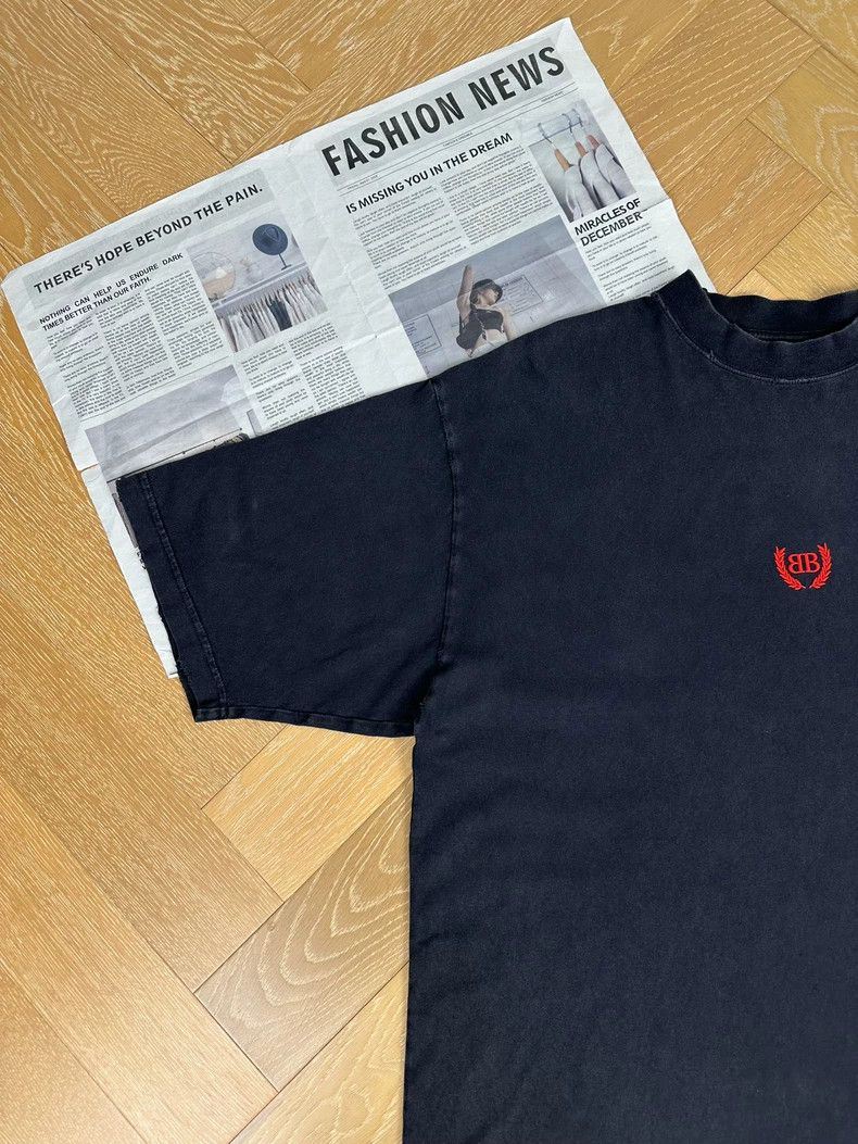 Balenciaga Balenciaga Aged Hole Plain Knit Short Sleeve T-Shirt Size US S / EU 44-46 / 1 - 6 Thumbnail