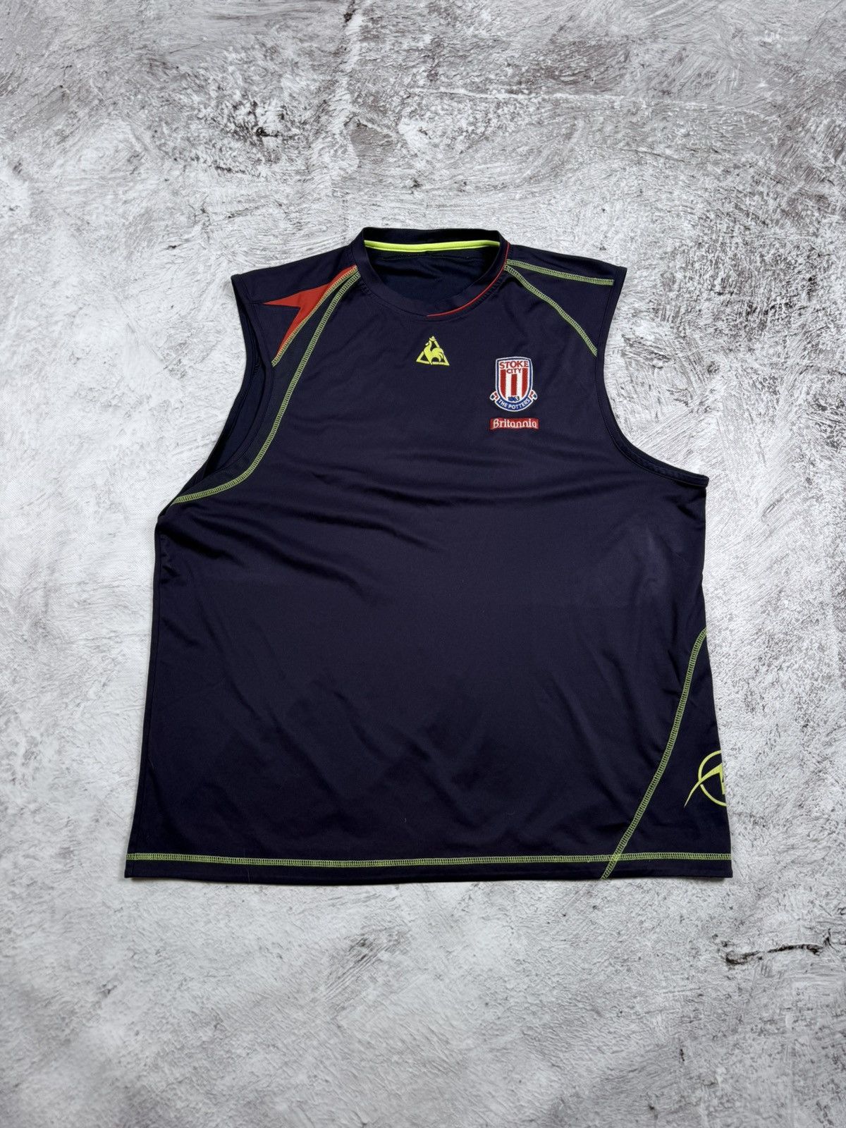 Le Coq Sportif Stoke city le coq sportif soccer jersey tank top Size US XXL / EU 58 / 5 - 1 Thumbnail