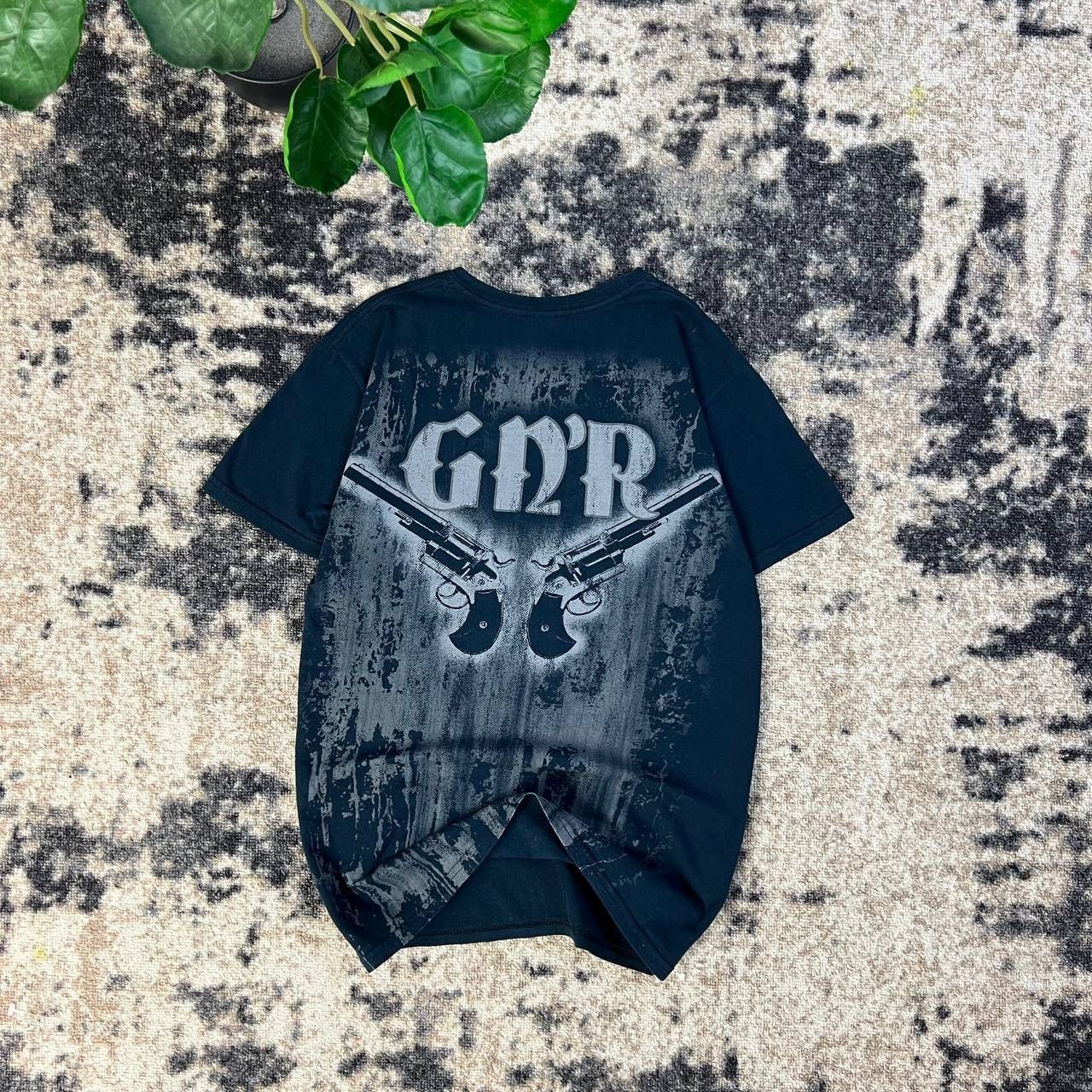 Guns N' Roses Guns N’ Roses Vintage Y2K Big Logo Rock Band T-Shirt 1TS57 Size US S / EU 44-46 / 1 - 2 Thumbnail