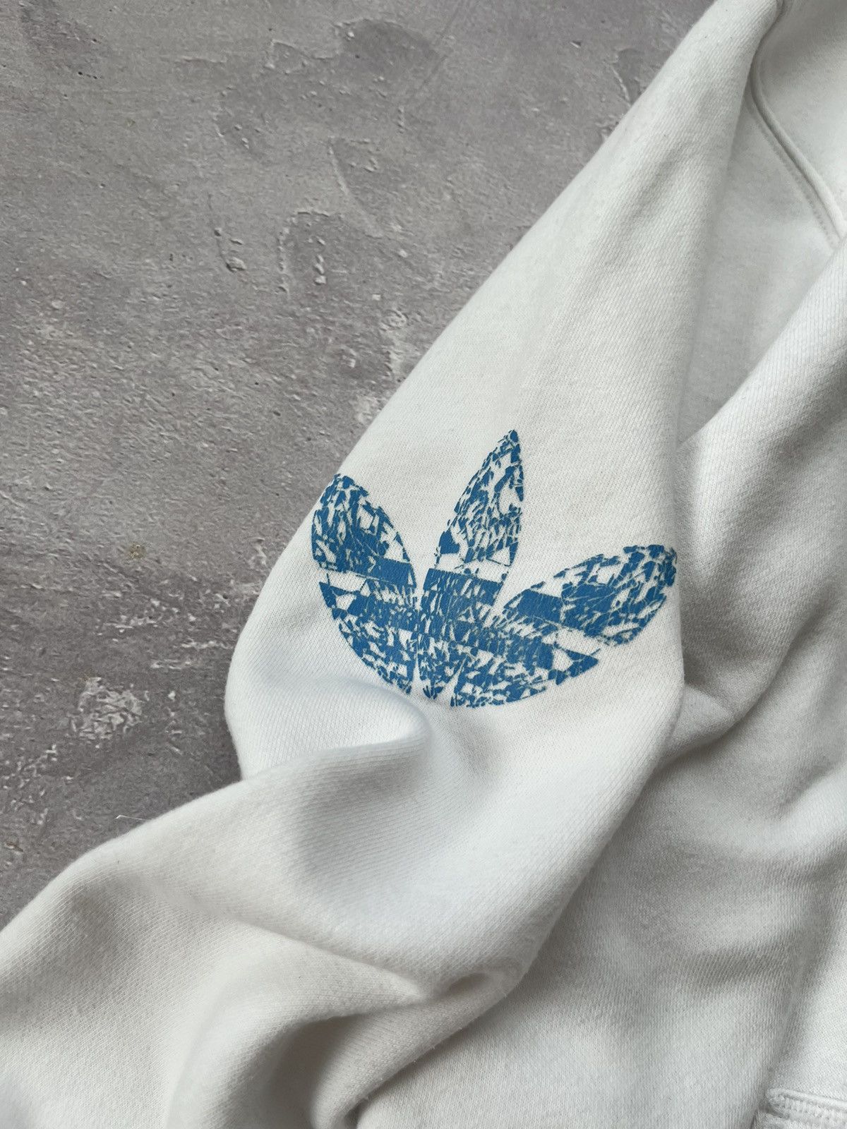Adidas Vintage 00s Adidas Zip Up Hoodie White Skull Graffiti Print Size US S / EU 44-46 / 1 - 6 Thumbnail