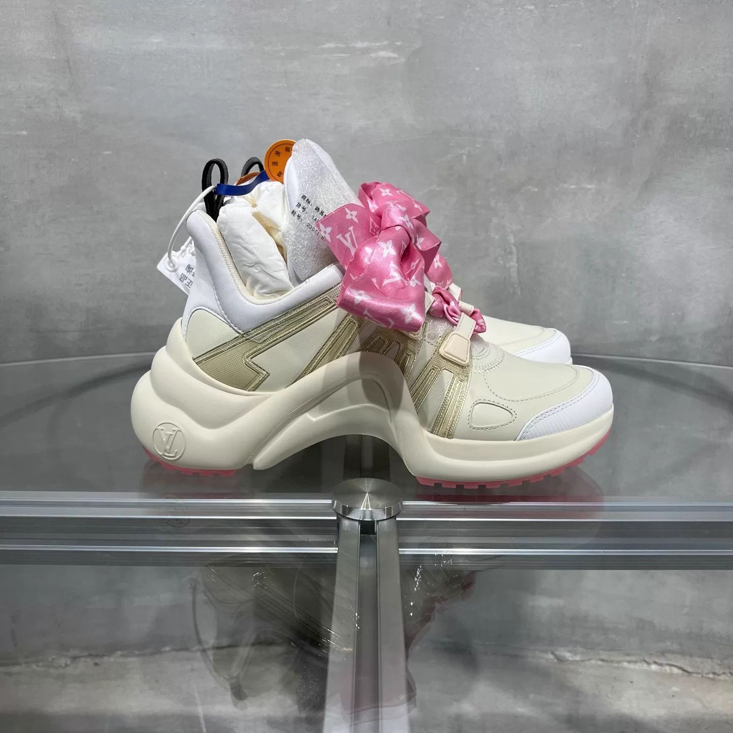 Louis Vuitton LV White Pink Bow Arch China Excl UK2.5 36.5 New Size US 6 / IT 36 - 4 Thumbnail