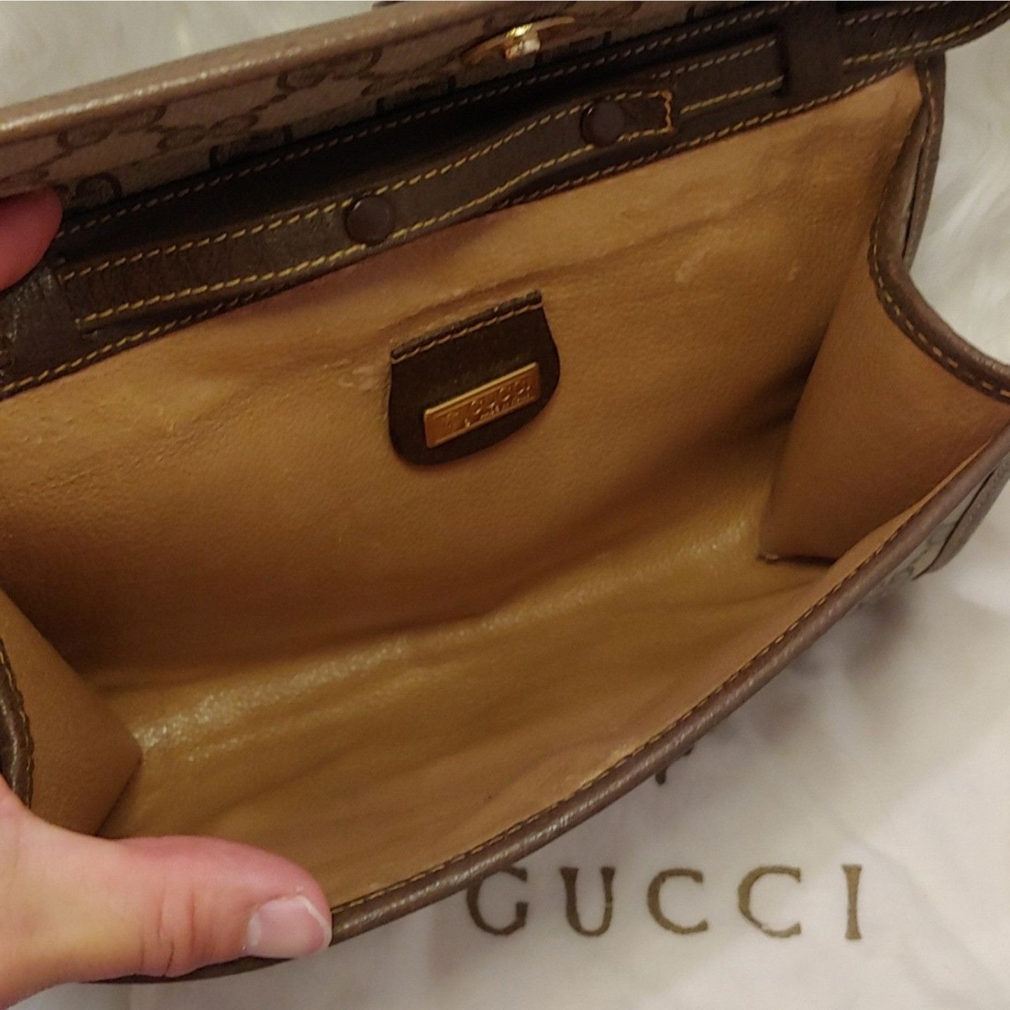 Gucci Vintage Gucci Interlocking GG Monogram Supreme Clutch Size ONE SIZE - 7 Thumbnail