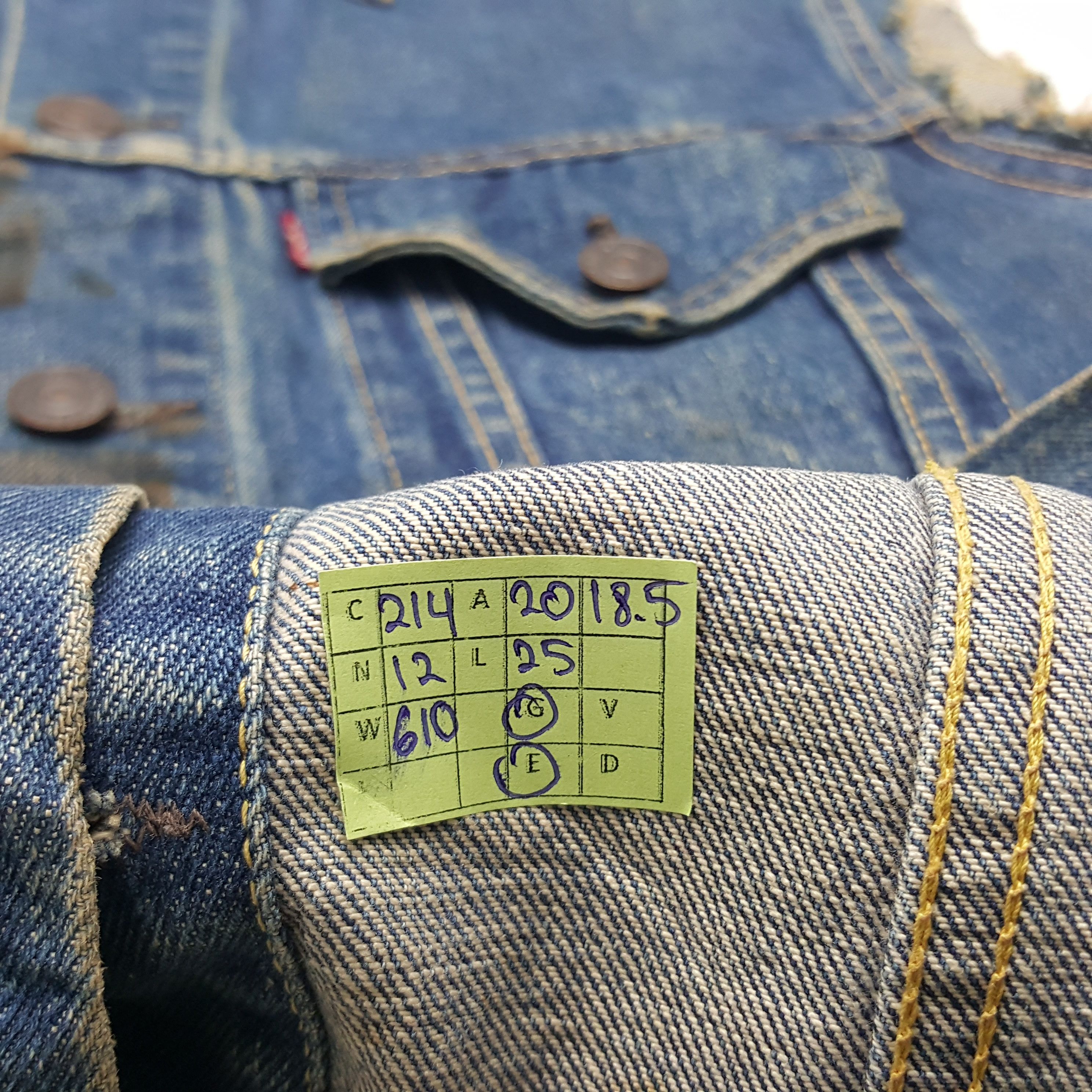 Levi's × Vintage Vintage Levi's 501 Big E Distressed Sleeveless Denim Jacket Size US S / EU 44-46 / 1 - 8 Thumbnail
