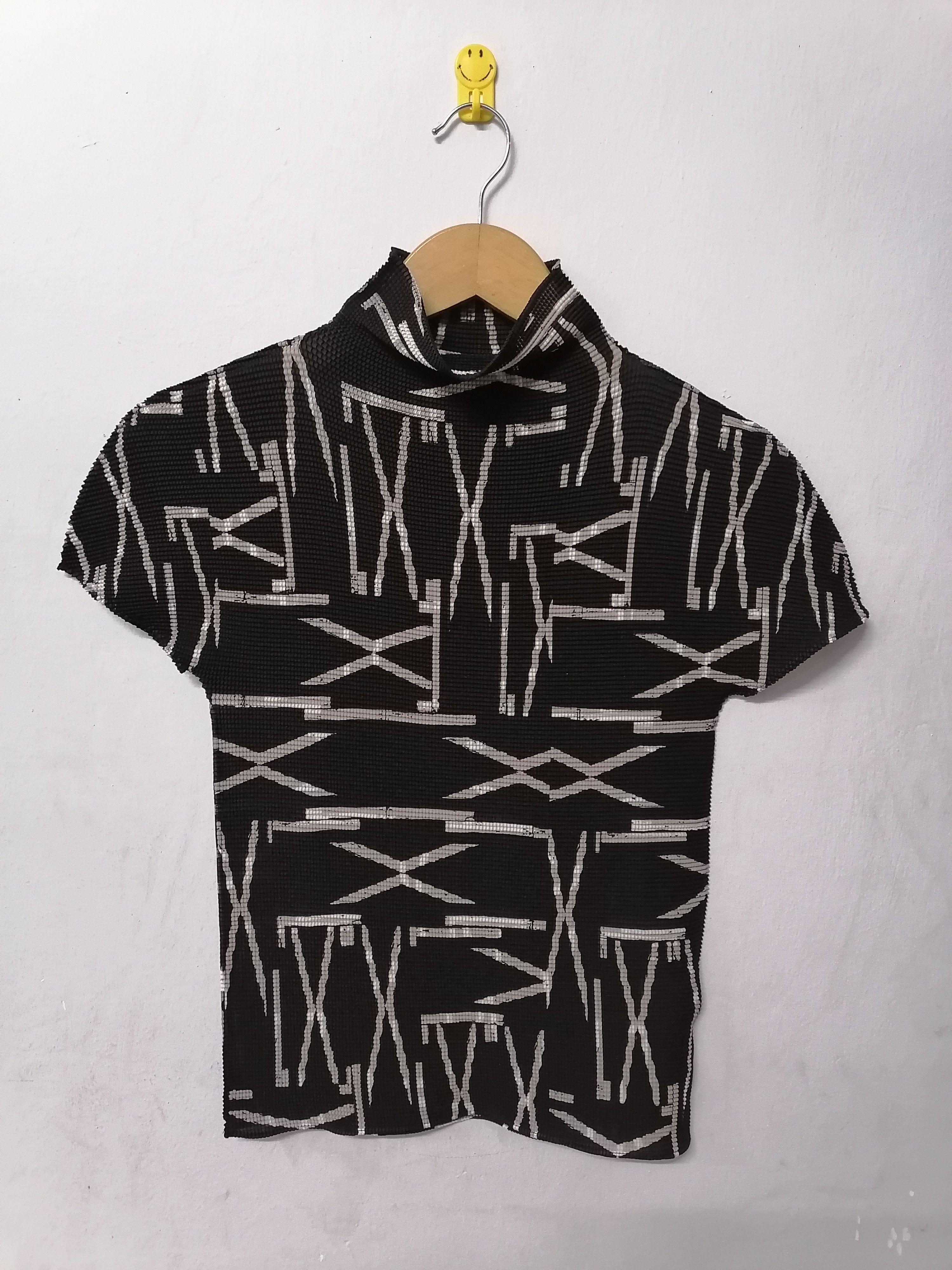 Issey Miyake × Pleats Please Issey Miyake Issey Miyake Men Cauliflower Mock Neck Shirts Size S / US 4 / IT 40 - 1 Thumbnail