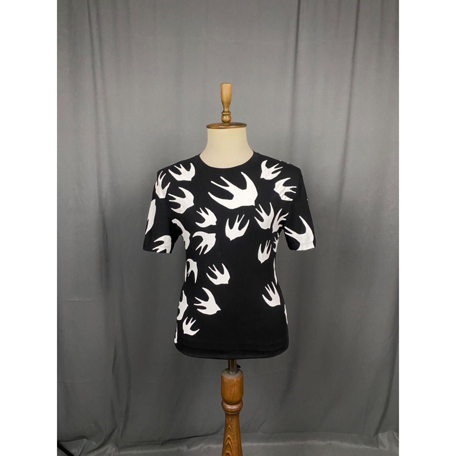 Alexander McQueen Alexander McQueen McQ Signature Swallow Men's Black T-Shirt Size US S / EU 44-46 / 1 - 3 Thumbnail