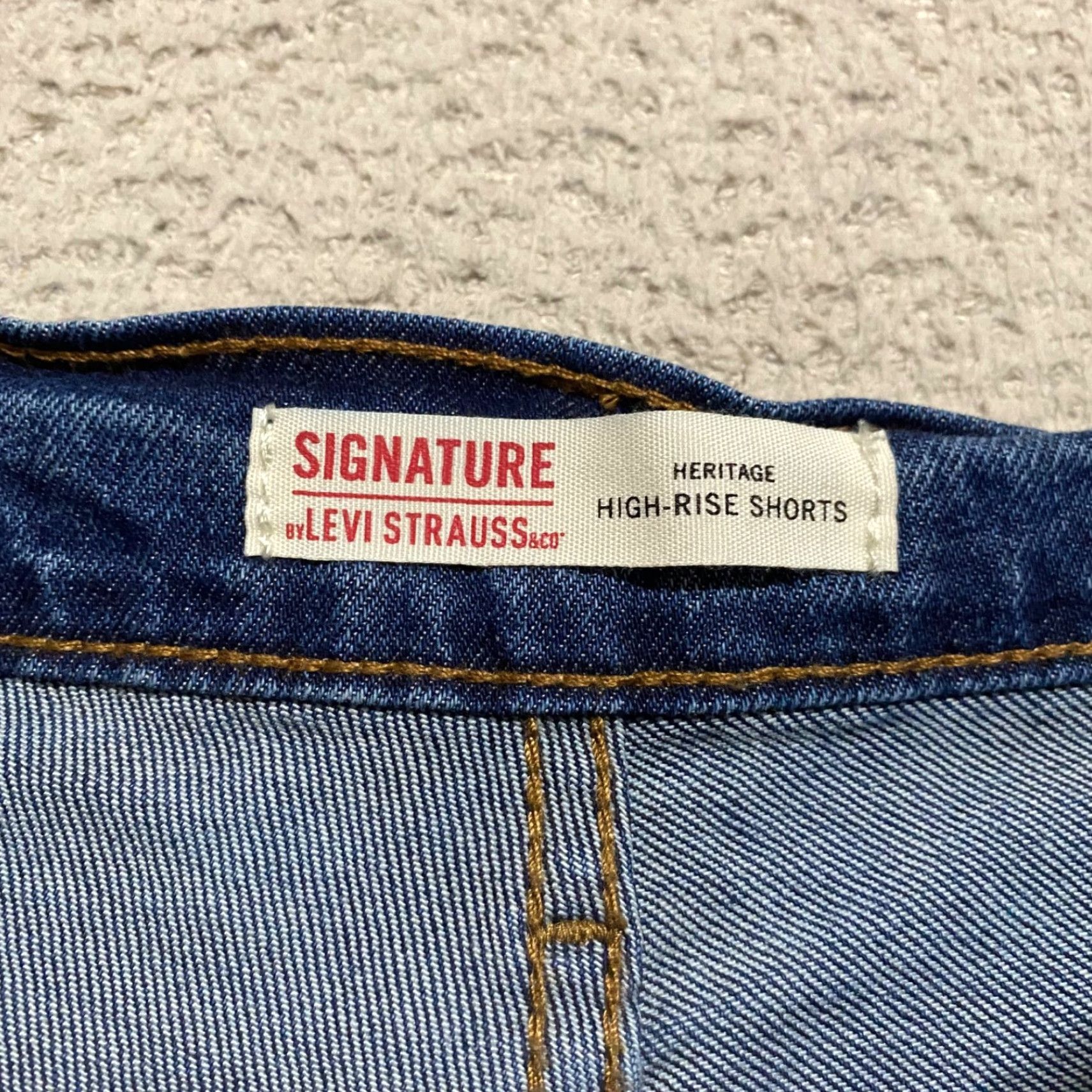 Levi's Levi's Signature Womens 14 Jean Shorts Bermuda Denim Dark Wash High Rise Inseam 5" Blue 5-Pocket Design Casual Travel Jeans Womens" Size 36" / US 14 / IT 50 - 3 Thumbnail