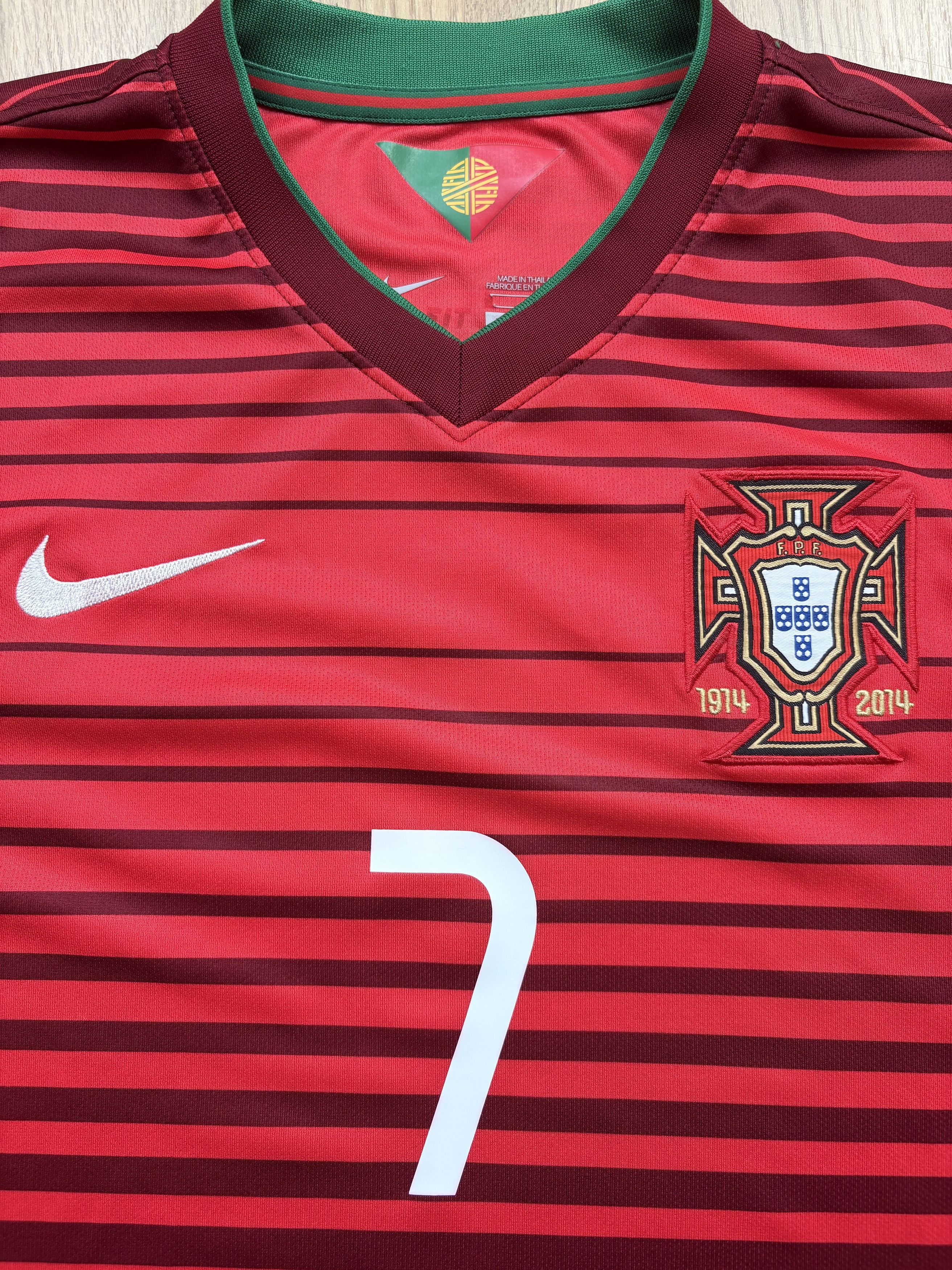 Nike Portugal 2014 Home Jersey – Ronaldo #7 – Size M – Nike Size US M / EU 48-50 / 2 - 3 Thumbnail