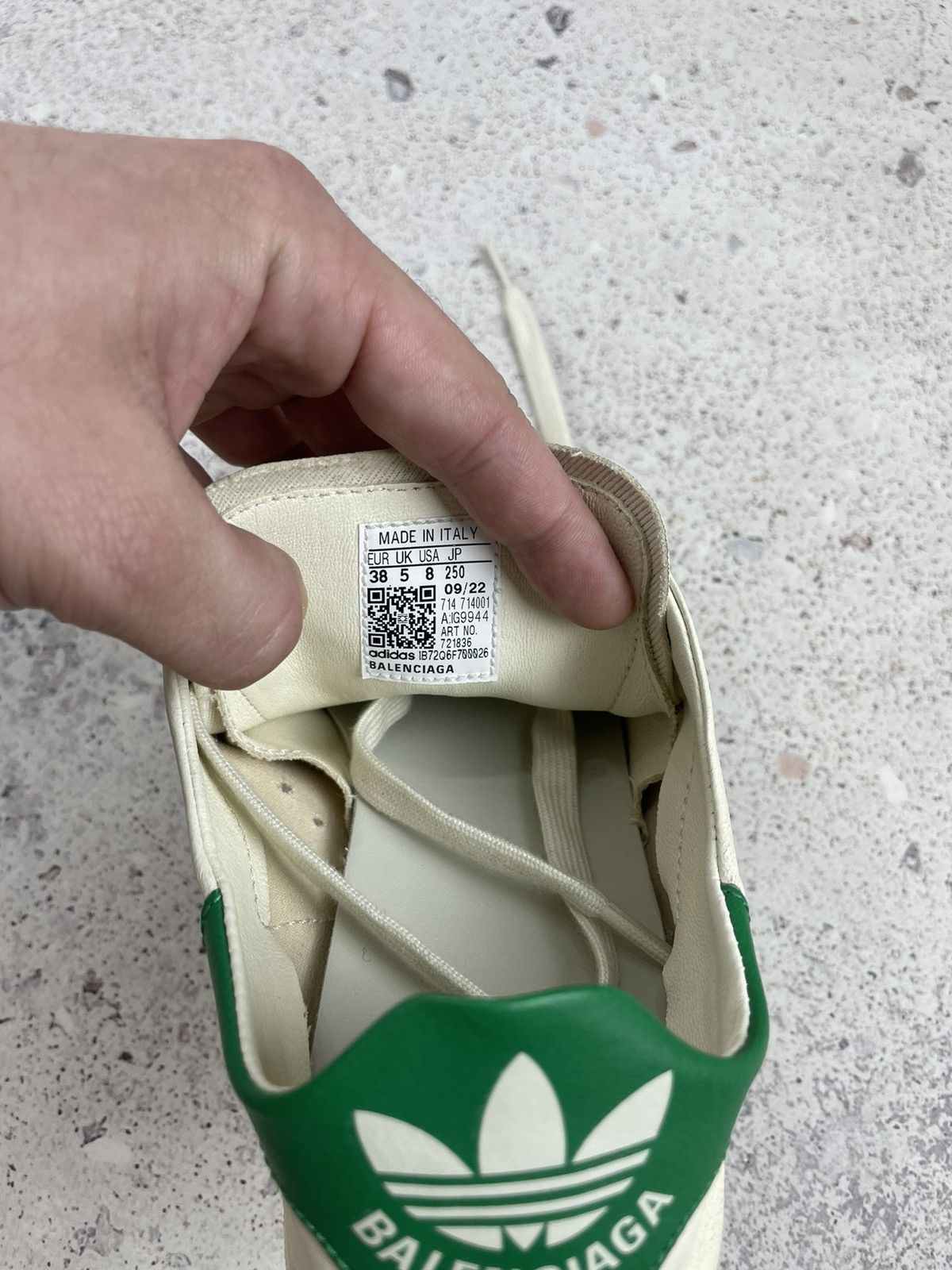 Adidas × Balenciaga Balenciaga x Adidas Women’s Stan Smith Worn Out Off White Size US 8 / IT 38 - 11 Thumbnail