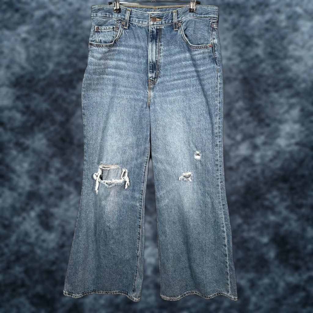 Levi's VINTAGE Levis Womens Jeans 32 x 29 High Loose Flare Distressed Wide Leg Light Wash Denim 5-Pocket Womens Size 24" / US 00 / IT 34 - 1 Thumbnail