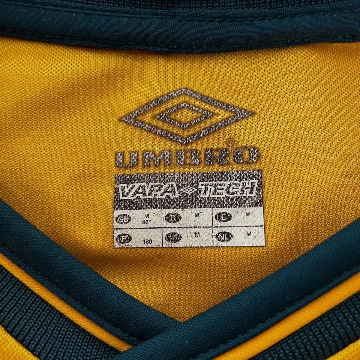Umbro × Vintage LONG SLEEVE CELTIC VINTAGE 2000/01 SOCCER JERSEY CALSON 7 Size US M / EU 48-50 / 2 - 3 Thumbnail