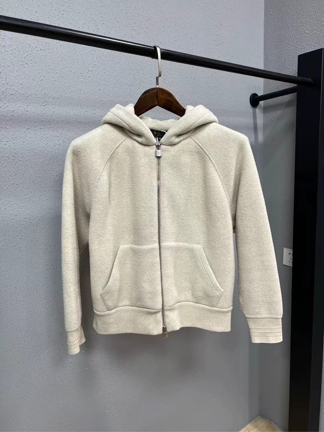 Loro Piana Loro Piana Cashmere Hoodie Size XS / US 0-2 / IT 36-38 - 1 Thumbnail