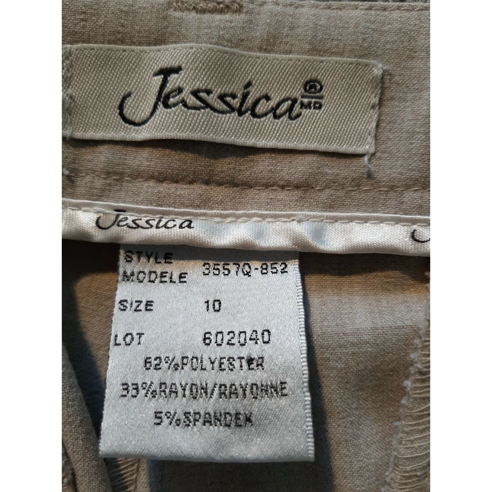 Jessica Simpson Jessica Simpson Womens Size 10 Beige Jeans Straight Crop Cotton Blend 26in Inseam Beige Pants Regular Button Mens? Size 32" / US 10 / IT 46 - 4 Thumbnail