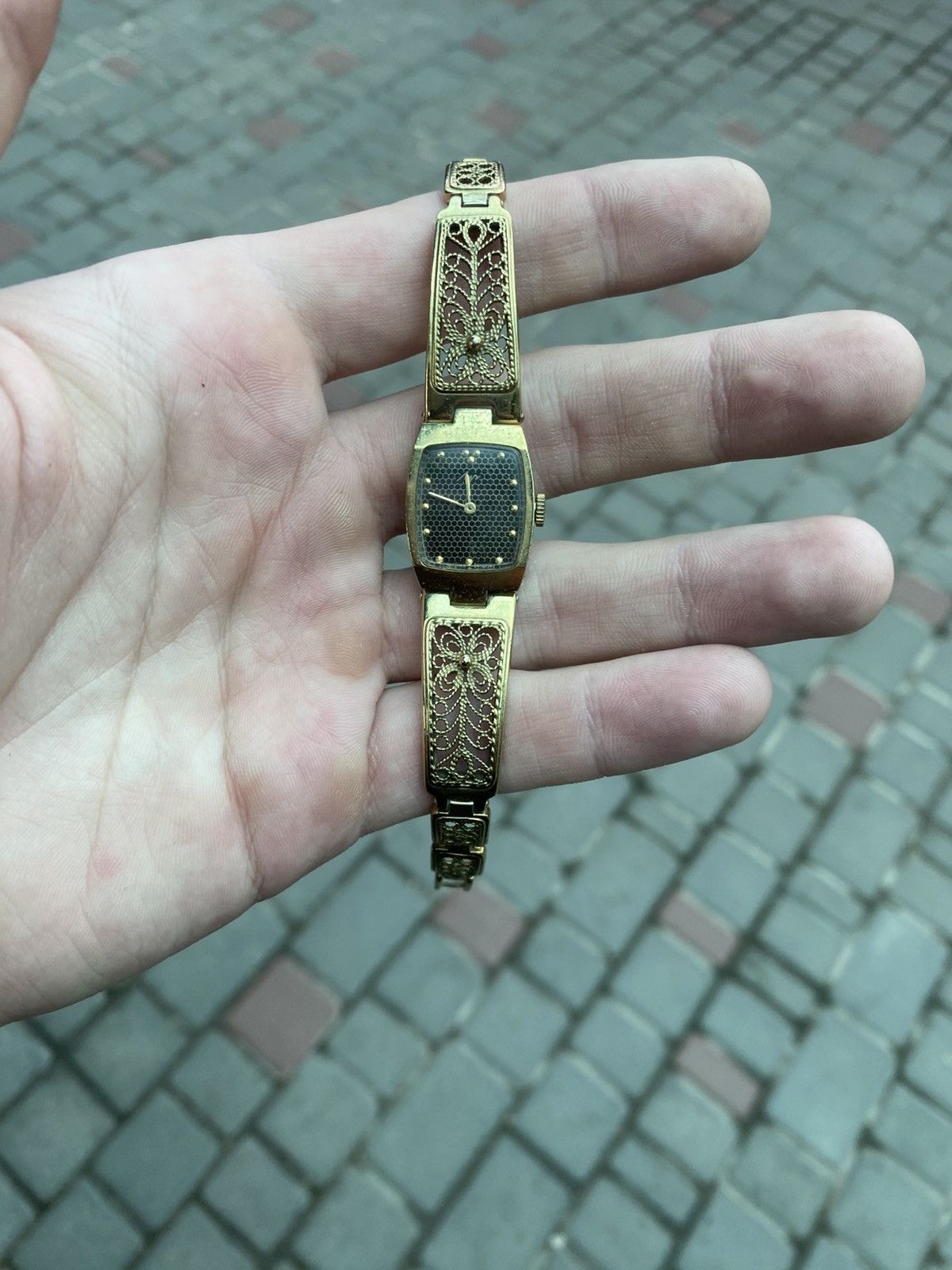Hysteric Glamour Vintage Luch Gold Filigree Soviet Mechanical Watch Size ONE SIZE - 1 Thumbnail