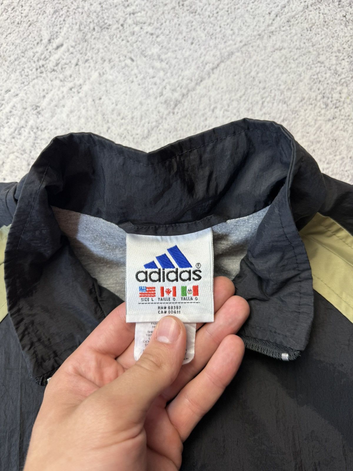 Adidas Vintage Adidas Track Jacket Nylon Y2K Size US L / EU 52-54 / 3 - 16 Thumbnail