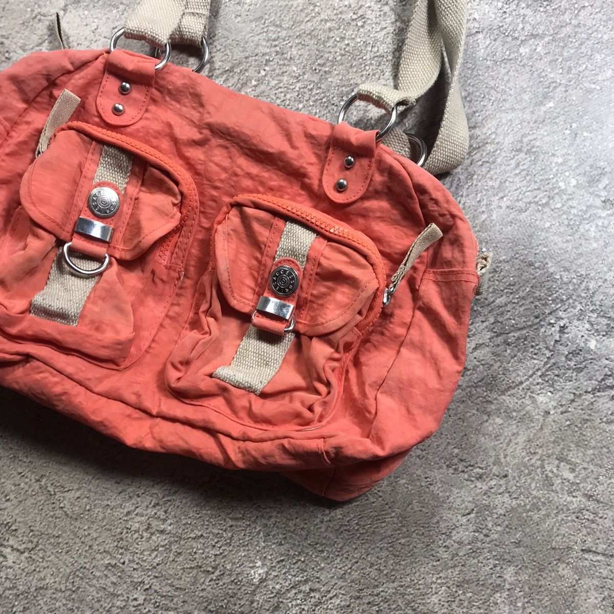 Vintage Vintage Y2K Nylon Crossbody Pocket Bag Japanese Streetwear O Size ONE SIZE - 3 Thumbnail
