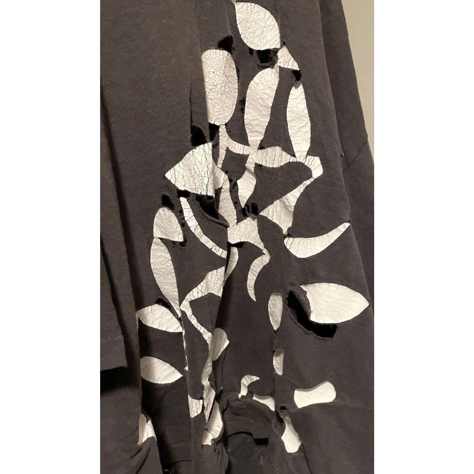 Thrasher VINTAGE 90s Flower Abstract Art Thrashed Faded Distress Boxy Cropped Shirt Grunge 80s - Single Stitch T-Shirt Women One Size Black Size ONE SIZE - 5 Thumbnail