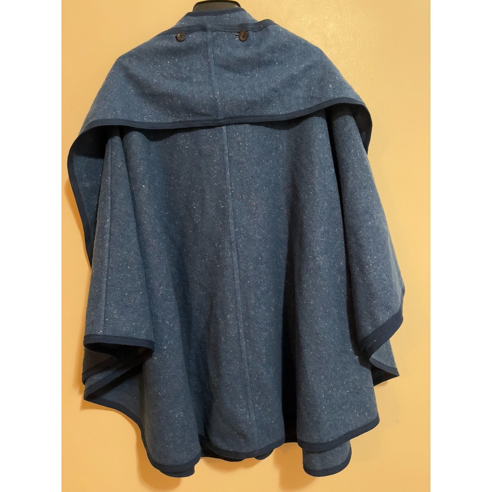 Other Hourihan by Jimmy Hourihan Dublin removable scarf Wool cape Size ONE SIZE - 3 Thumbnail