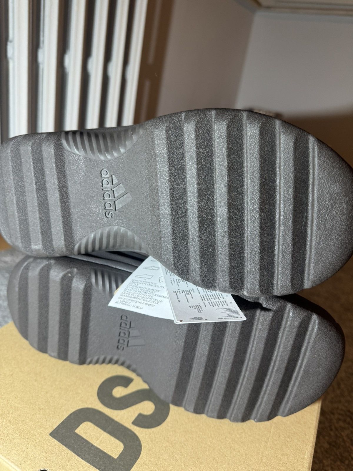 Adidas Adidas Yeezy Desert Boot Oil Size US 6 / EU 39 - 3 Thumbnail