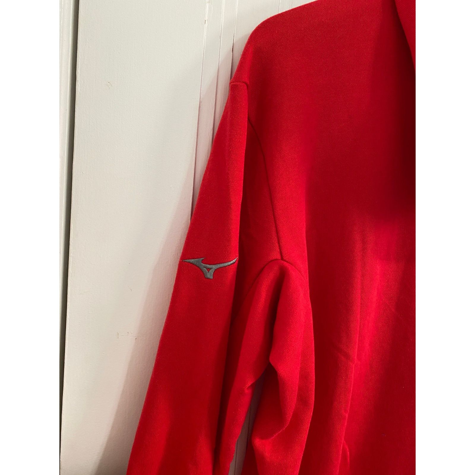 Mizuno NWT Mizuno Red Hoodie Sweatshirt Size Medium Size US L / EU 52-54 / 3 - 5 Thumbnail