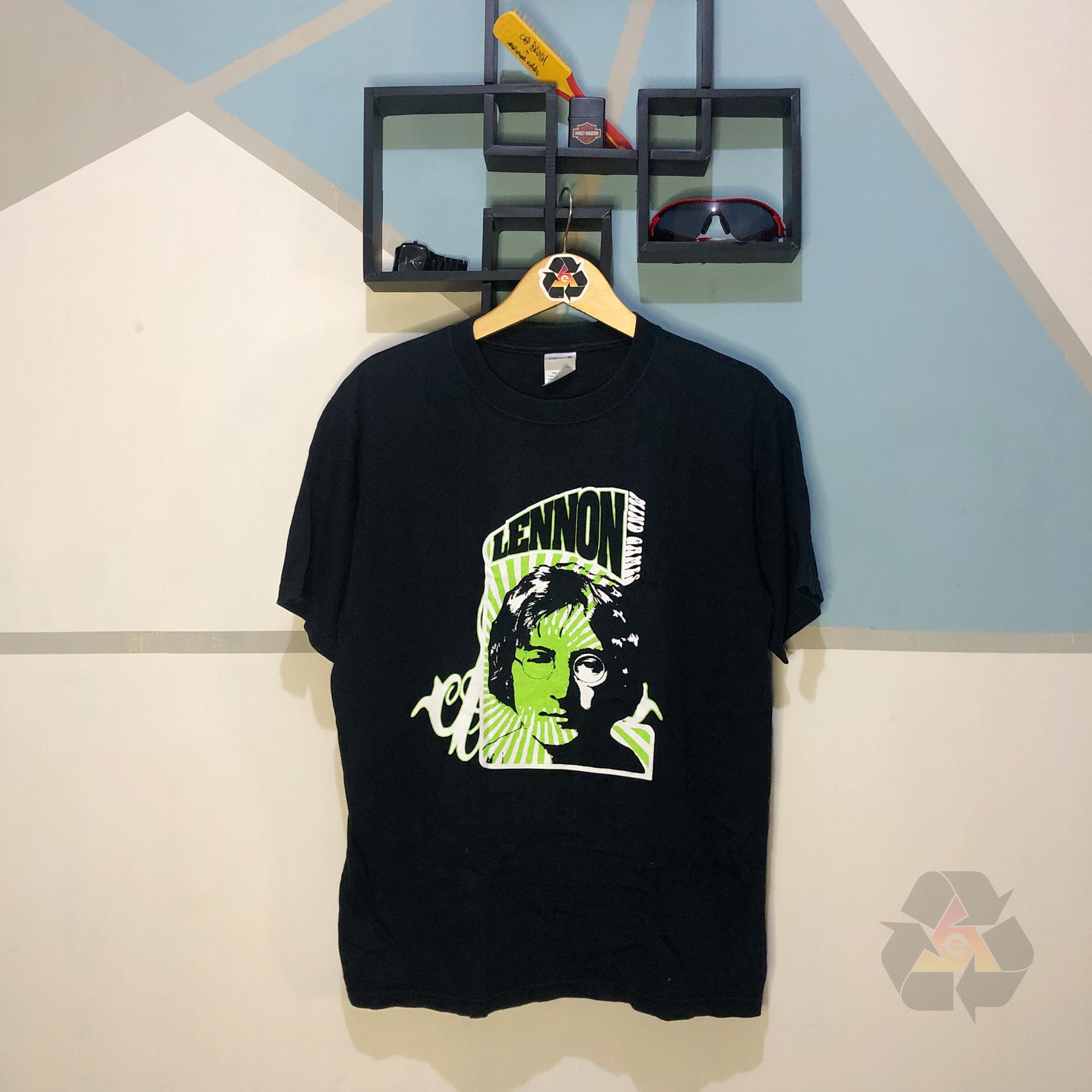 Band Tees Vintage Jhon Lennon Mind Games 2004 Yoko Ono Lennon T-Shirt Size US M / EU 48-50 / 2 - 2 Thumbnail